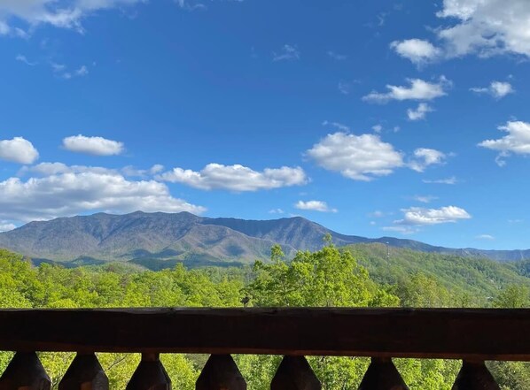 Huge Views Of Mt. Leconte And The Great Smoky Mountains National Park!