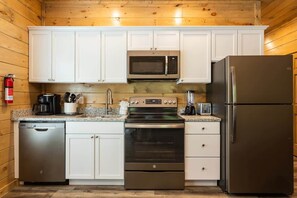 Fully Stocked Kitchen!