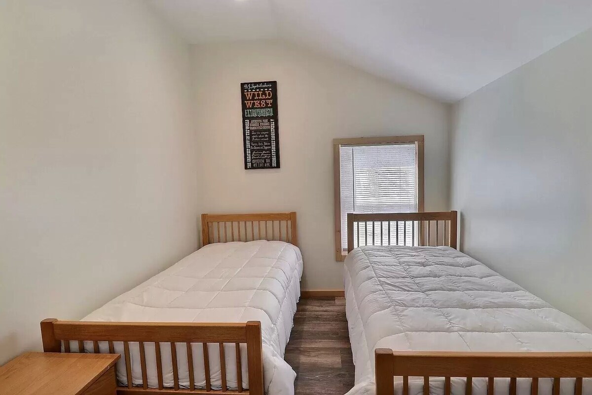 Little Cabin Retreat – *Water Access/Dog Friendly*