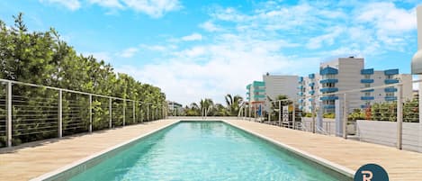 Pool auf dem Dach