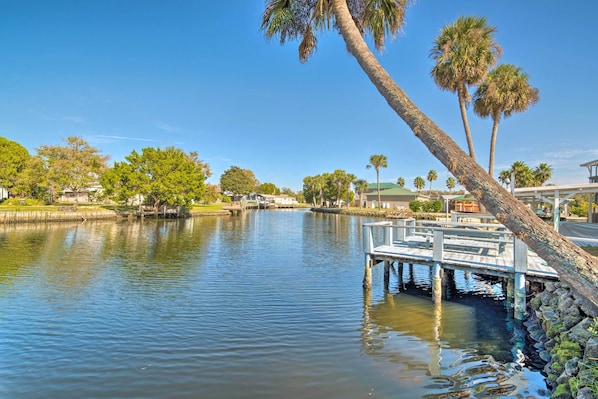 Homosassa Vacation Rental | 3BR | 2BA | 1,700 Sq Ft | Stairs Required