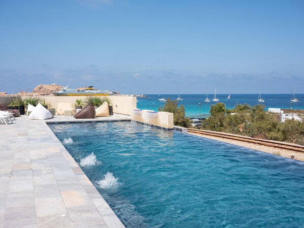 Infinitypool