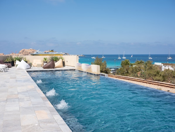 Infinitypool