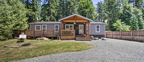 Endless adventures await at this Packwood vacation rental!