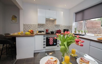 Newly renovated 3 bed property, walking distance from Doncaster town centre and all its amenities