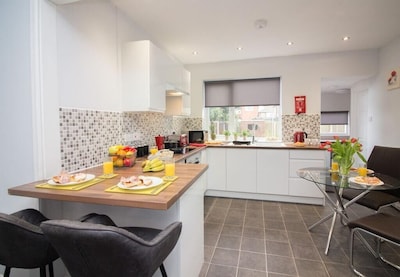 Newly renovated 3 bed property, walking distance from Doncaster town centre and all its amenities