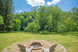 Fire pit for making memories and counting stars...