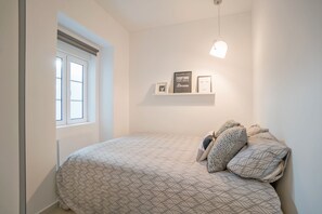 Bedroom 1 - Double bed