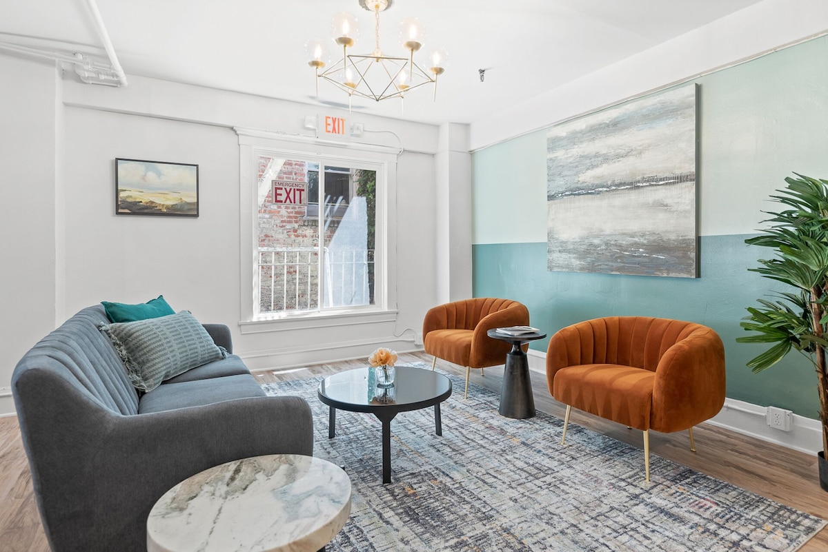 Kasa La Monarca | Traditional Studio + Live like a Local in San Francisco