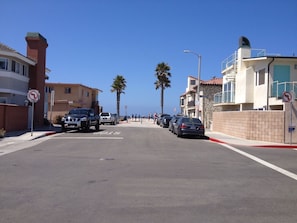 This is the way to the beach - at lifeguard tower 68 in Newport Beach