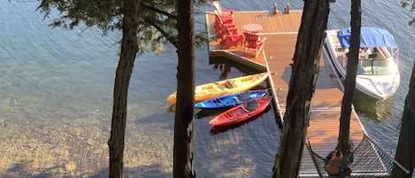 40 Ft Dock will fit 25- 28 ft boat as well as Cottage comes with 3 Kayaks..