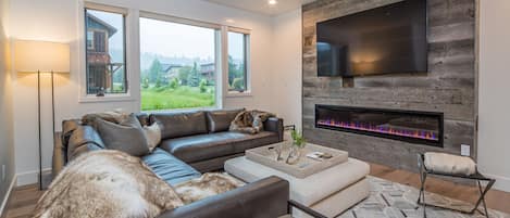 Living Room with DirecTV & Beautiful Gas Fireplace