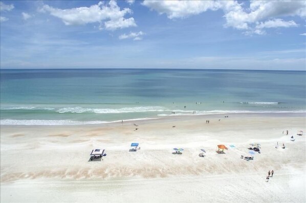 TRAFFIC FREE BEACH