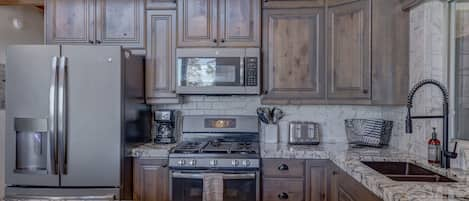 Kitchen showing upgraded appliances