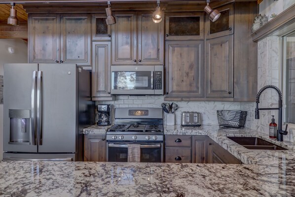 Kitchen showing upgraded appliances