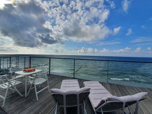 Beach/ocean view