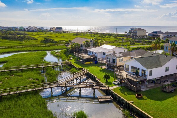 Welcome to 1512 Forrest! A three minute walk to the beach.