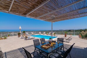 Modern villa,Great sea views,private pool, Agia Triada,Rethymno,Crete