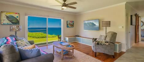 Here at Alii Kai you feel like you are in a world of your own, just feet from the great Pacific Ocean. Every room boasts unobstructed views of Kauai's North Shore.