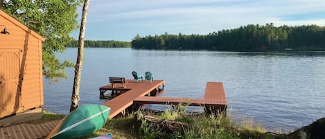 Gorgeous Lakefront Setting and Kayaks and Canoe