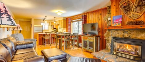 Winter Park Vacation Rental | 2BR | 2BA | 1,000 Sq Ft | Steps Required to Access
