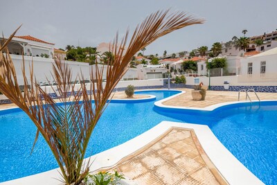 Beautiful Holiday Home “Holiday Valley Teneriffa Süd” with Shared Pool, Terrace & Wi-Fi; Parking Available