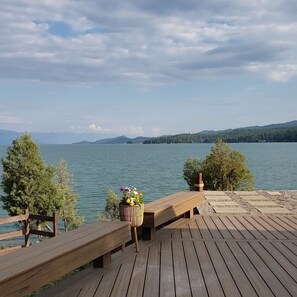 Deck with bench seats