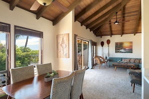 Eat in the breakfast nook or on the large lanai. 