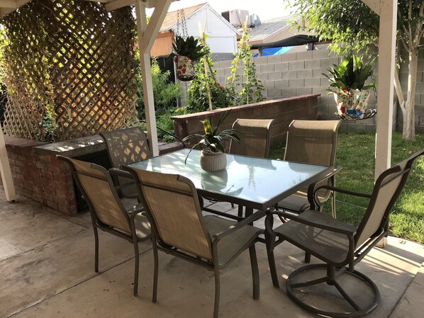 Outdoor dining