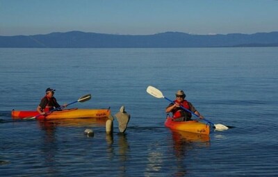 Beachfront Family 2bdrm getaway Hot tub, kayak, beach bonfire pick oysters/clam 