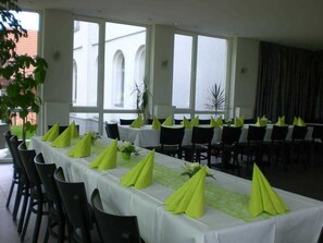 Banquet hall