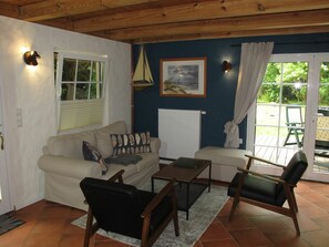 Zimmer, Eigentum, Möbel, Gebäude, Wohnzimmer, Interior Design, Decke, Tabelle, Haus, Fussboden