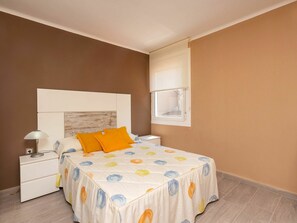 Schlafzimmer, Zimmer, Bett, Möbel, Bettdecke, Eigentum, Bedding, Bettrahmen, Wand, Interior Design