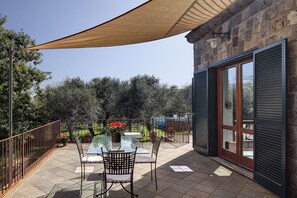Balcony / Terrace / Patio