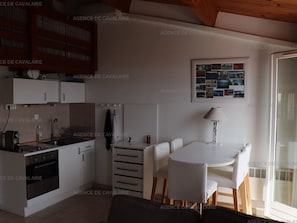 Séjour coin cuisine
