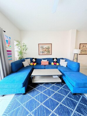 LOUNGE (2)