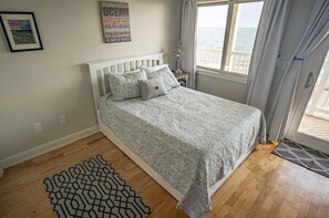 Lie in bed and hear the waves and see the lights from Provincetown!