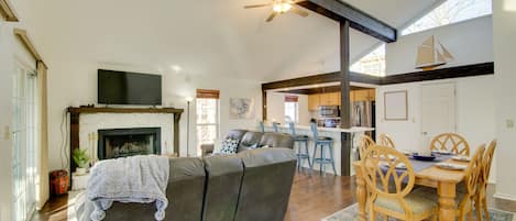 Osage Beach Vacation Rental | 3BR | 4BA | 1,982 Sq Ft | Stairs Required
