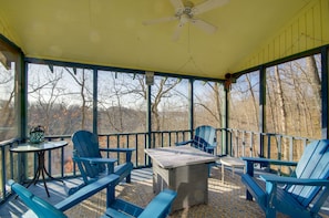 Screened-In Porch