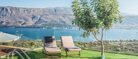 Stunning panoramic view of the endless crystal Cretan Sea.