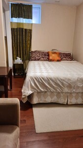 °•Classico Suite•° Private, Clean Queen Room Mins to Falls & Clifton Hill