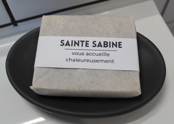 Bathroom amenities