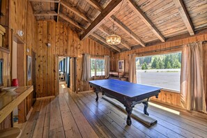 Game Room | Ping Pong/Pool Table