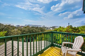 Playhouse II crows nest Gulf views
