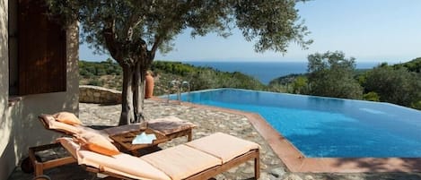 Deluxe Alonissos Island | Villa Elia | 1 Bedroom | Private Pool & Beautiful Sea Views | Raches