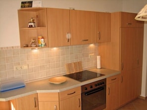 Ferienwohnung- 4 Personen, 51m², 1 Schlafzimmer,  Balkon, TV, 4 Sterne,-Einbauküche mit reichhaltiger Ausstattung