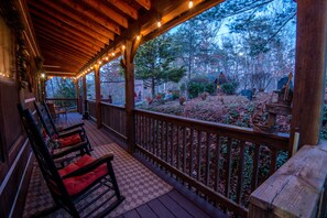 Wears Valley Cabin "Mountain Magic" - Covered entry deck with rocking chairs