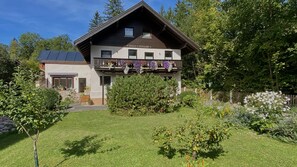 Gästehaus Staller (DE Ruhpolding) - Staller Frank - 1844-Gästehaus Staller in zentraler, sonniger Lage