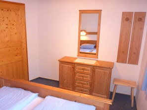 Ferienwohnung Nr. 16 für 2-4 Pers., 50 m², 2 SZ, Wohnraum mit Kochnische, T-Schlafzimmer