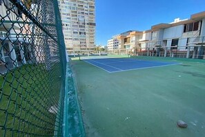 Play tennis?